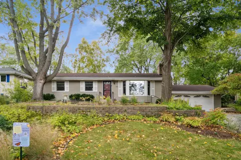 966 Cobb Rd, Shoreview, MN 55126