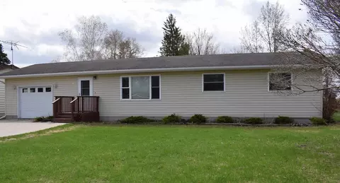 108 Circle Dr, Thief River Falls, MN 56701