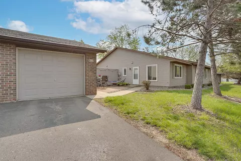 4708 Hidden Pt, Eagan, MN 55122