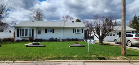 1318 8th Ave, International Falls, MN 56649