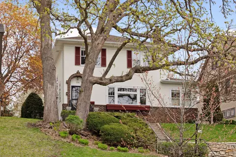 198 Montrose Pl, Saint Paul, MN 55104