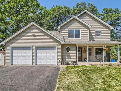 733 Deer Path Rd, North Hudson, WI 54016