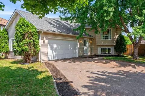 905 11th St, Farmington, MN 55024