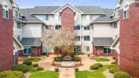 7440 Edinborough Way #4312, Edina, MN 55435