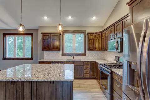 411 Westwood Dr, River Falls, WI 54022