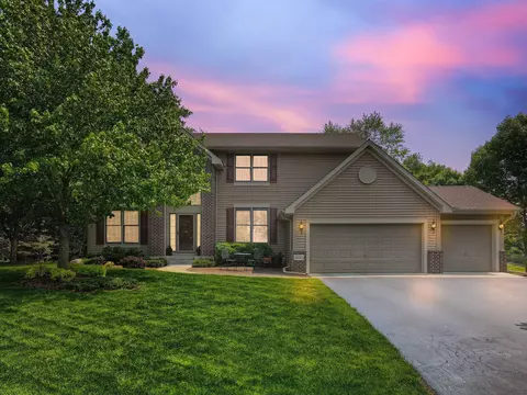 18950 Irvona Ave, Lakeville, MN 55044