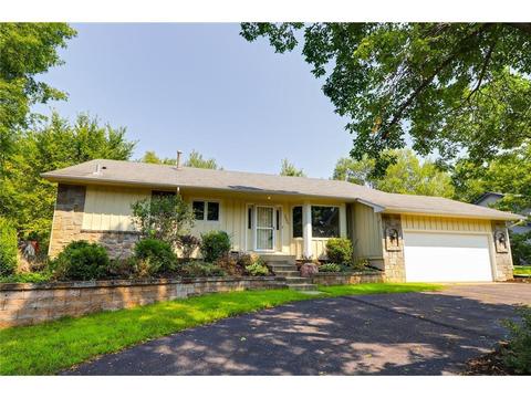 2089 Pin Oak Dr, Eagan, MN 55122