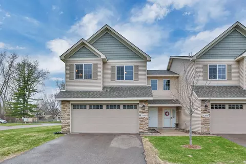 5286 Greenwood Dr, Mounds View, MN 55112