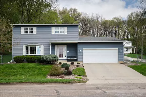 615 17th St NW, Rochester, MN 55901