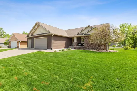 1758 Kimberly Cir, River Falls, WI 54022