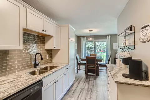 1179 Timbershore Ln, Eagan, MN 55123