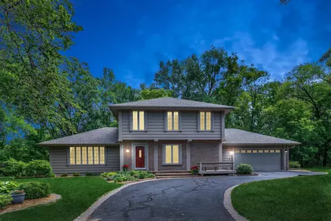 12801 Woodview Ct, Burnsville, MN 55337