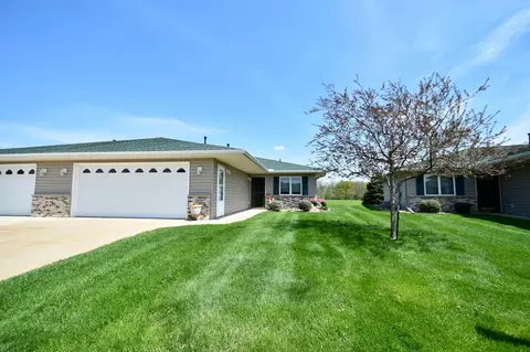 1810 Clubhouse Dr NE, Stewartville, MN 55976