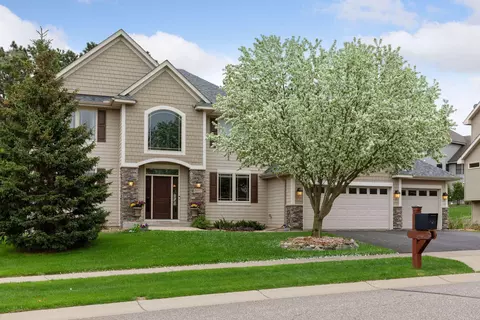 3657 Mahle Ln, Woodbury, MN 55125