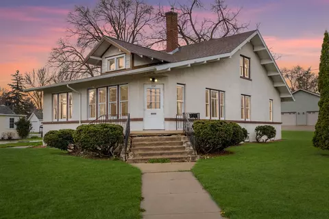 330 Mill St, Zumbrota, MN 55992
