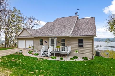 21697 Government Pointe Rd, Winona, MN 55987