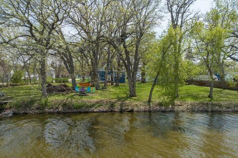 131 N Lakeside St, Lake Crystal, MN 56055