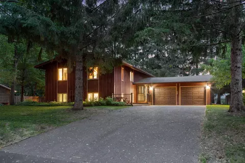 4007 Birch Knoll Dr, White Bear Township, MN 55110