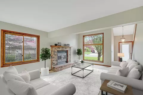 5455 W 140th St, Savage, MN 55378