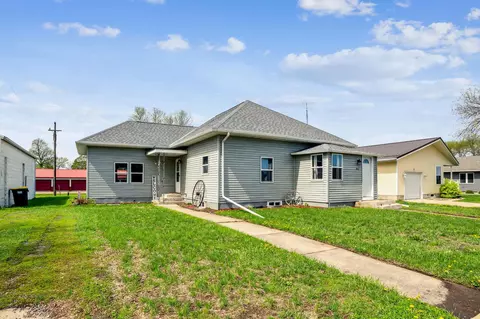 811 2nd St W, Morgan, MN 56266
