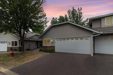 1342 Island Dr, Forest Lake, MN 55025