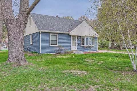 1212 W 89th St, Bloomington, MN 55420