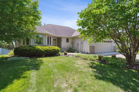 2661 Brittany Ln, Woodbury, MN 55125