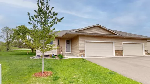 614 Union Ct, Cannon Falls, MN 55009