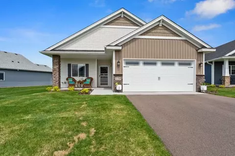 31709 Newport Curv, Lindstrom, MN 55045