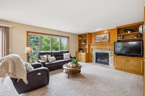 6245 Juneau Ln N, Maple Grove, MN 55311