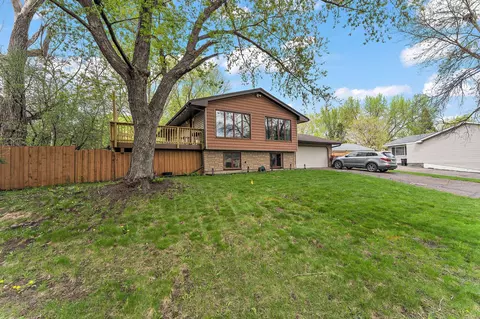 1971 Stanich Ct, Maplewood, MN 55109