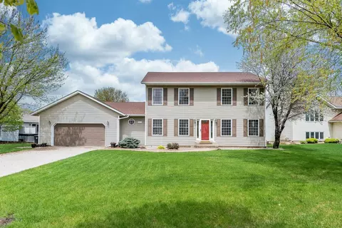 220 Cardinal Dr, Mankato, MN 56001