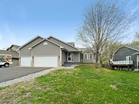 2533 Radisson Woods Dr NE, Blaine, MN 55449