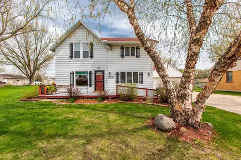 222 4th Ave SE, Stewartville, MN 55976