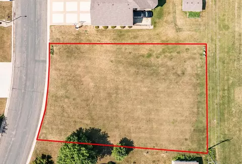 406 9th St NW, Dodge Center, MN 55927