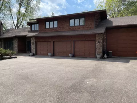 6449 Crackleberry Trl, Woodbury, MN 55129