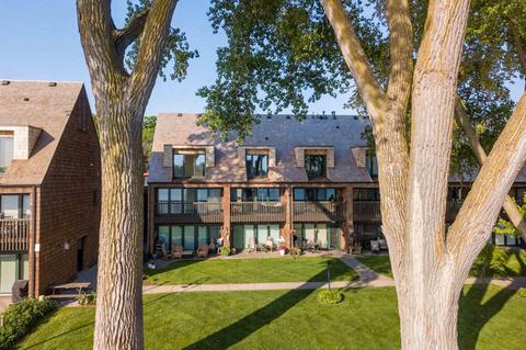 431 Lake St, Excelsior, MN 55331