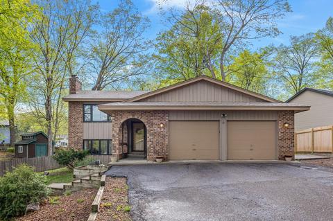2882 Halstead Ln, Mound, MN 55364