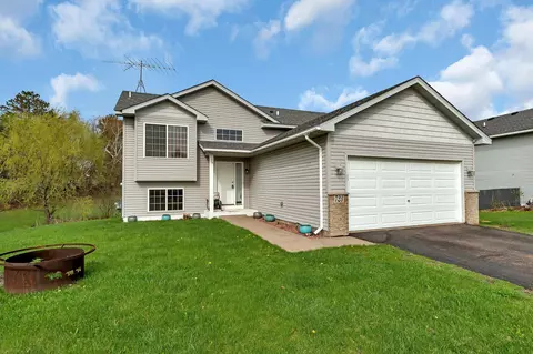 723 Horseshoe Ln, Braham, MN 55006