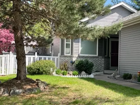 5669 Heather Ridge Dr, Shoreview, MN 55126