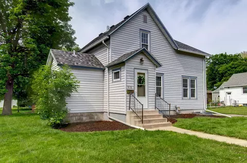 616 2nd St NE, Faribault, MN 55021