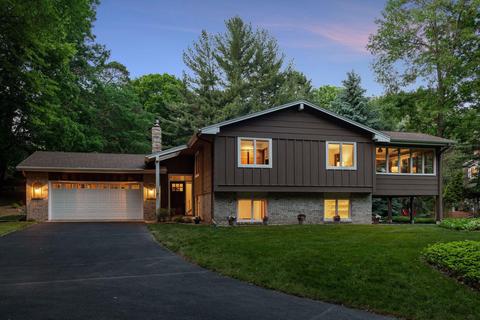 2640 Kelly Ave, Excelsior, MN 55331