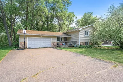 2920 122nd Ave NW, Coon Rapids, MN 55433