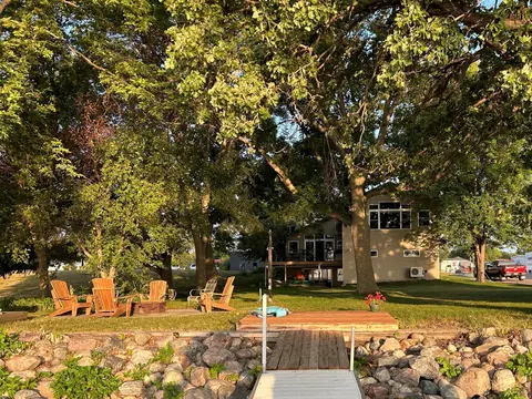 133 Lake Ave N, Spicer, MN 56288