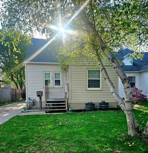 607 7th St NW, Austin, MN 55912