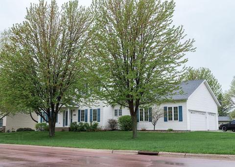 1413 NE 5th St, Waseca, MN 56093