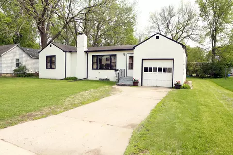 1133 7th St NW, Faribault, MN 55021