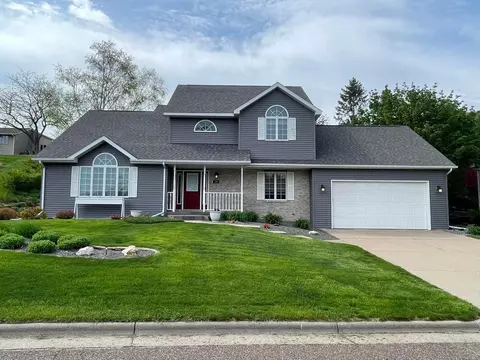 196 Mcintosh E, La Crescent, MN 55947