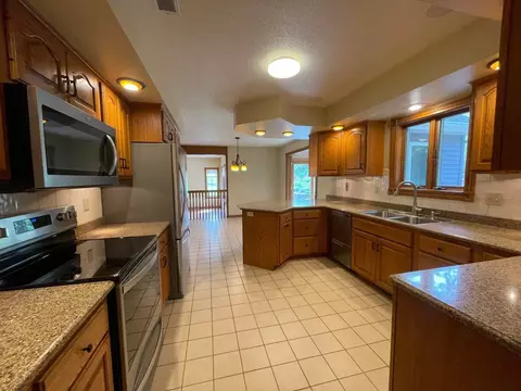 196 Mcintosh E, La Crescent, MN 55947 photo 2