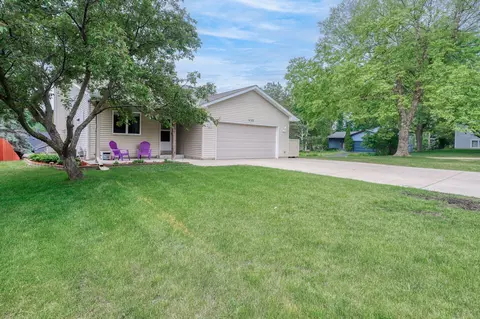 6785 Amherst Ln, Eden Prairie, MN 55346
